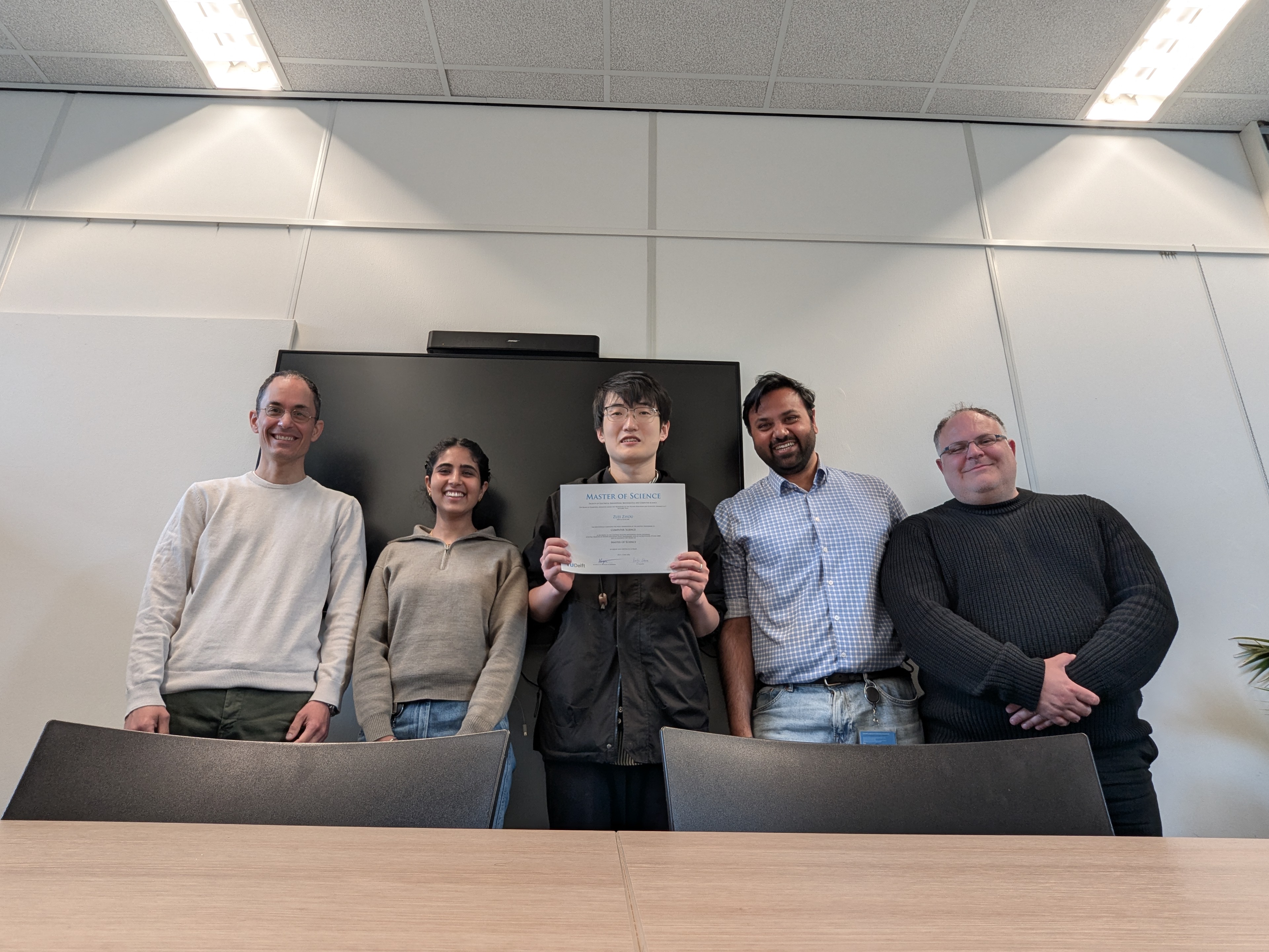 Zuji Zhou Successfully Defends Master's Thesis on Multipath Media-over-QUIC